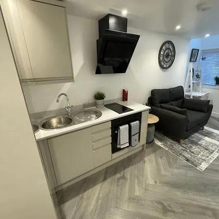 Stylish & Cosy 1 Bed Apartment Swindon Exterior photo